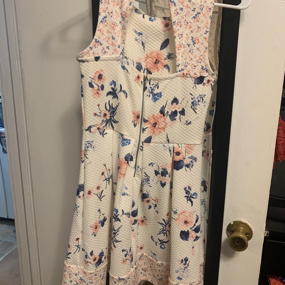 Rewind cream colored dress with blush and blue flower design. Worn once - Picture 2 of 3